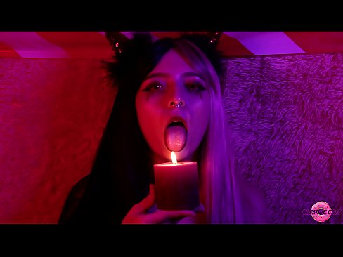 ❤️ Μια παθιασμένη πίπα από ένα σέξι Succubus με ένα σπέρμα στο στόμα της. ❌ Πορνό βίντεο ️